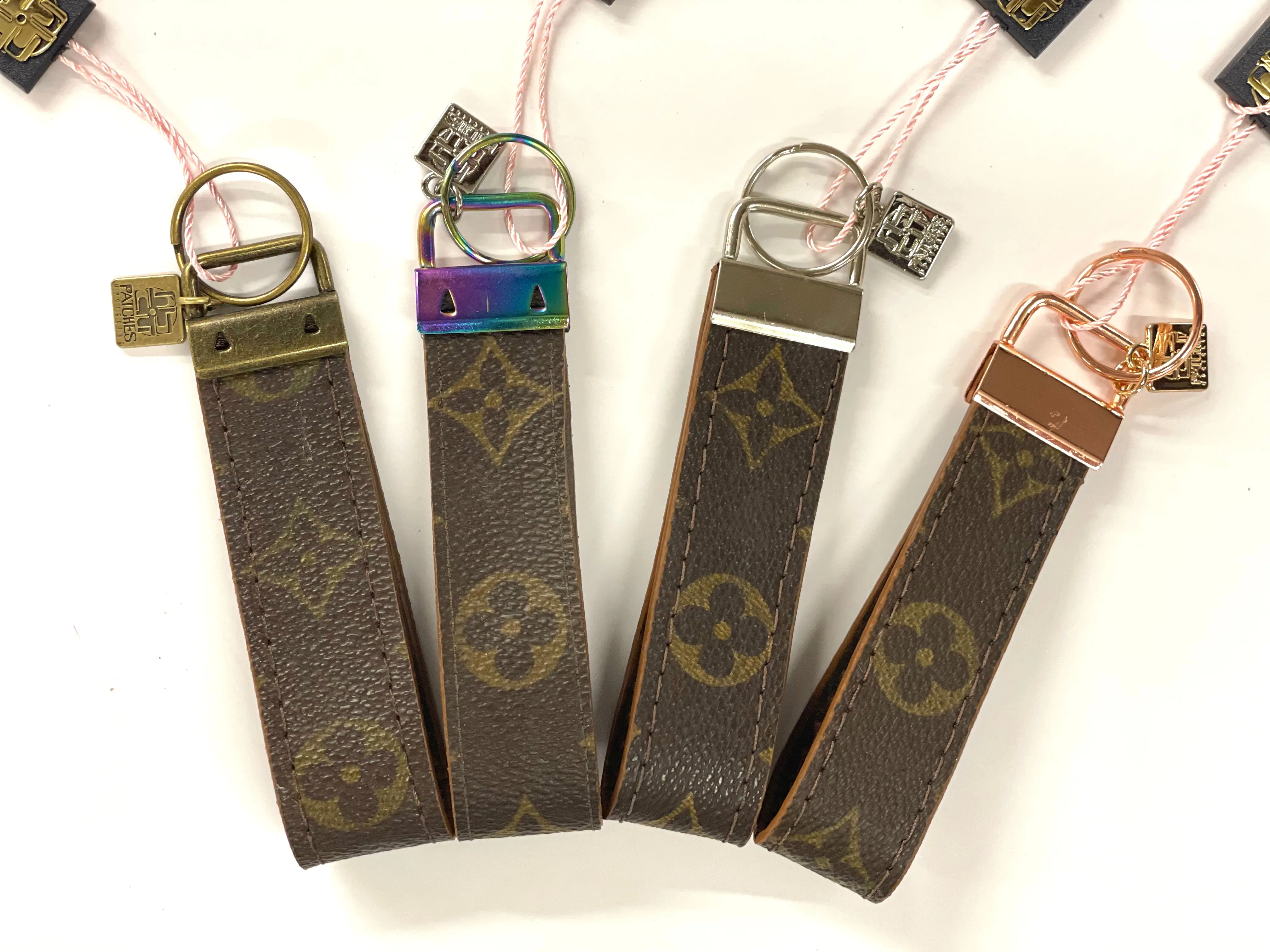 Thick Keyfob flourish (antique)